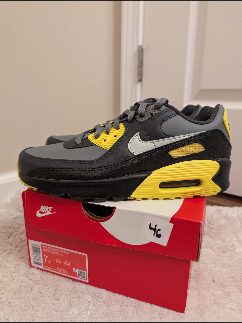 Nike Air Max 90 in Grey, Black & Yellow